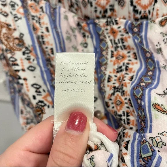 Francesca’s buttons Multicolor Aztec Patterned Sheet Maxi Skirt with Front Slit - Picture 4 of 10